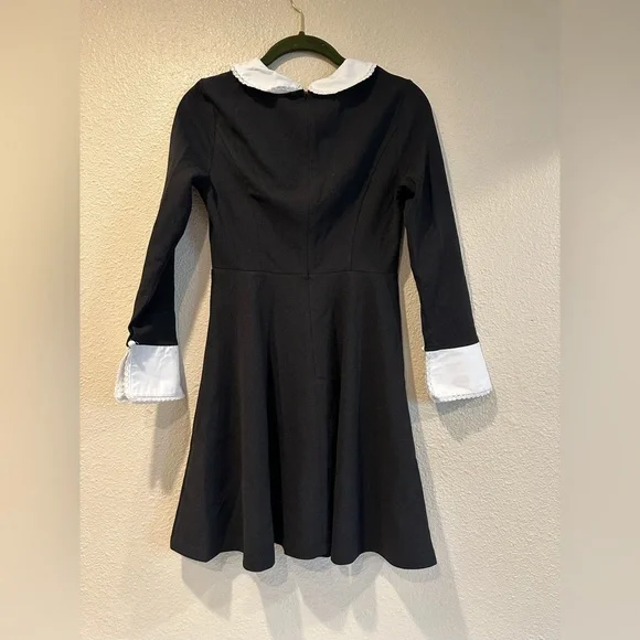 Wednesday Addams Family Costume Size XS Spirit Halloween - Picture 3 of 4